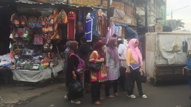 Kondisi trotoar Jatinegara (Foto:  Andreas Ricky Febrian/kumparan )