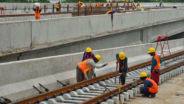 Pembangunan LRT (Foto: Iqbal Firdaus/kumparan)