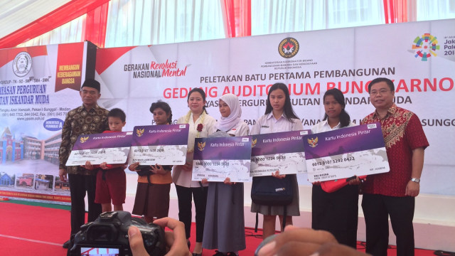 Menko PMK Puan resmikan auditorium Bung Karno (Foto:  Kelik Wahyu Nugroho/kumparan)