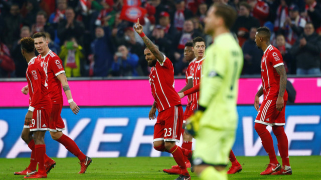 Selebrasi para pemain Bayern. (Foto: REUTERS/ Michaela Rehle)