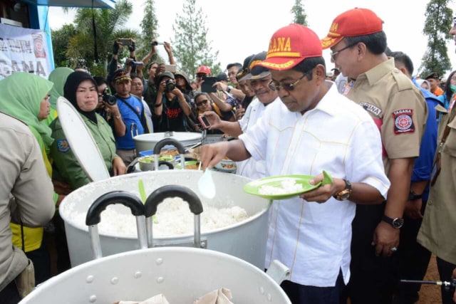 Mensos Maraton Temui Pengungsi Gempa Banten dan Jawa Barat, Salurkan Bantuan Rp2,5 miliar (2)