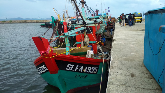 Kapal asing pencuri ikan berbendera Malaysia. (Foto: Zuhri Noviandi/kumparan)