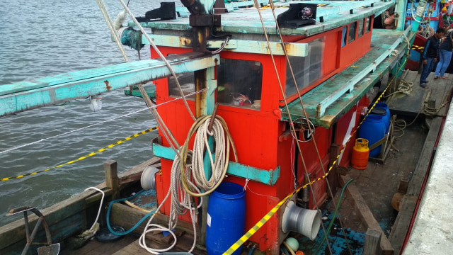 Kapal asing pencuri ikan berbendera Malaysia. Foto: Zuhri Noviandi/kumparan