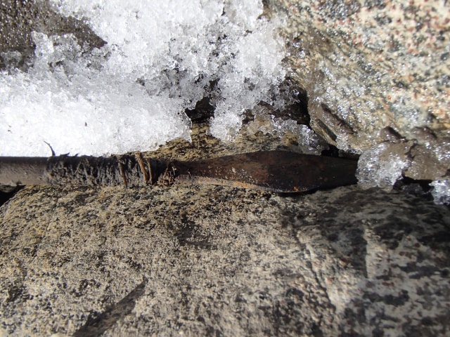 Panah kuno temuan peneliti dari zaman es (Foto: James H. Barrett via University of Cambridge)