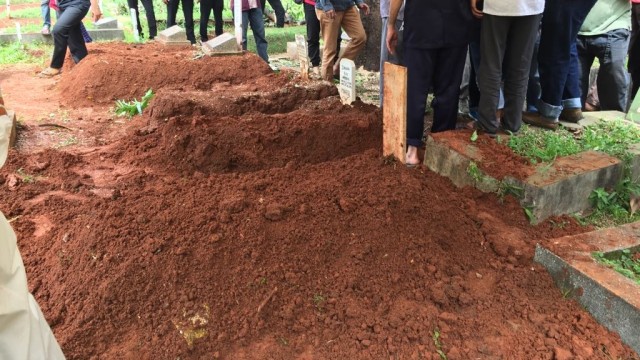 Makam Alyah, istri Said Bajuri (Foto: Sarah Yulianti/kumparan)