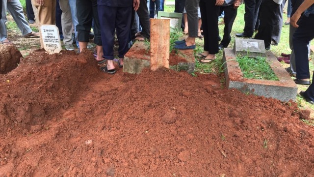 Makam Alyah, istri Said Bajuri (Foto: Sarah Yulianti/kumparan)