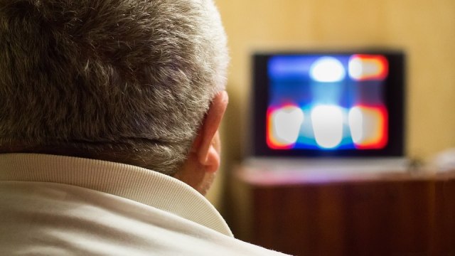 Menonton tv (Foto: Pixabay)