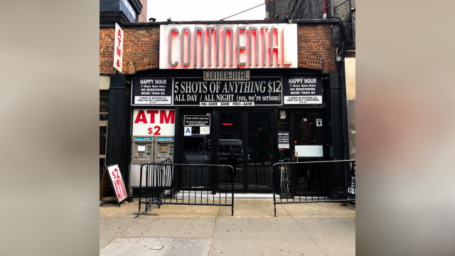 Bar Continental di New York  (Foto: Instagram @aaronsylvan)