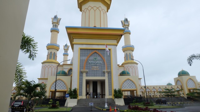 Bagian Depan Islamic Center (Foto: Bella Cynthia Ratnasari/kumparan)