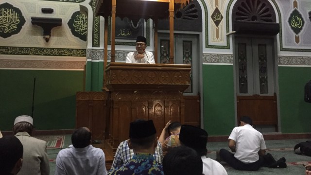 Ketua MPR Zulkifli Hasan di Masjid Al Azhar (Foto: Raga Imam/kumparan)