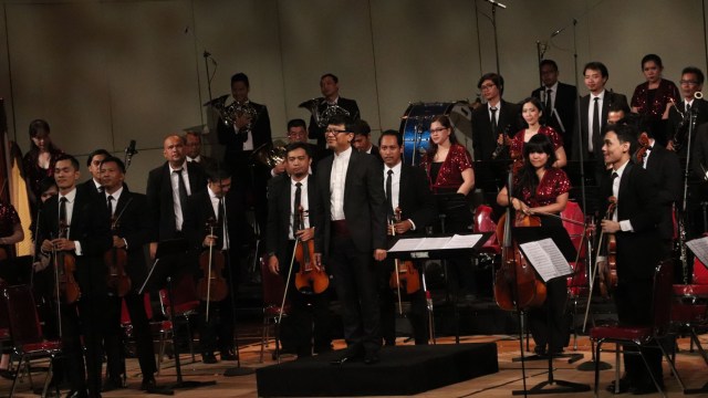 Pertunjukan orkestra 'Invitation to Dance' (Foto: Munady Widjaja)