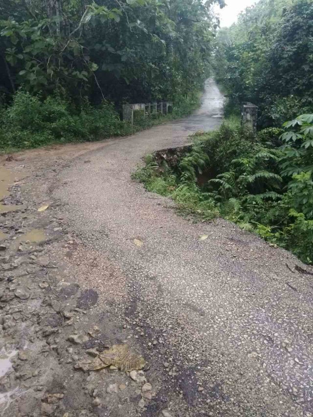 Jalan di Kokop Ini Bikin Was-was