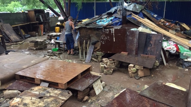 Gubuk Suntoro diguyur hujan (Foto: Mirsan Simamora/kumparan)