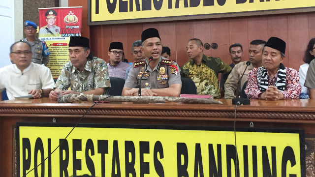 Polrestabes Bandung merilis kasus penganiayaan (Foto: Iqbal Tawakal/kumparan)