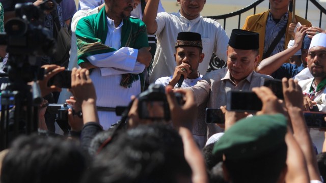 Gubernur Aceh Irwandi Yusuf ikut aksi (Foto: Zuhri Noviandi/kumparan)