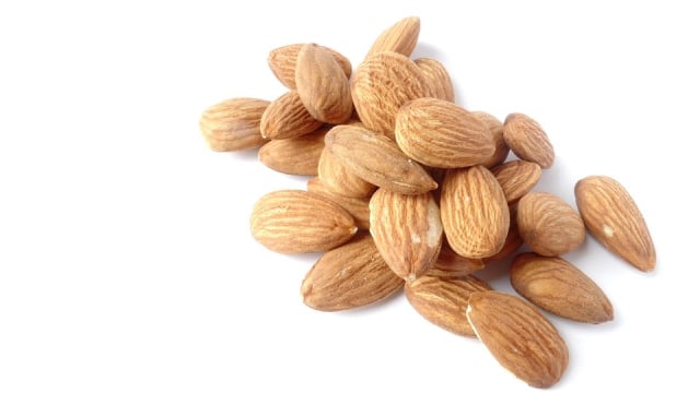 Kacang almond (Foto: Pixabay)