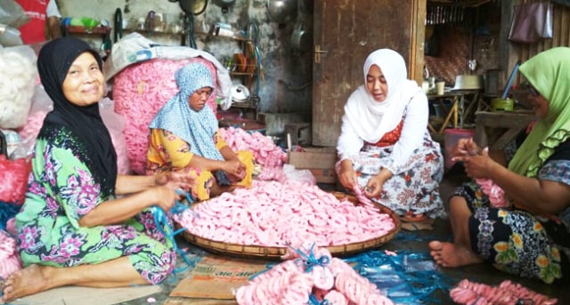 Cobain Kerupuk Ulir Khas Surade Sukabumi Yuk, Dijamin Makan Makin Berselera