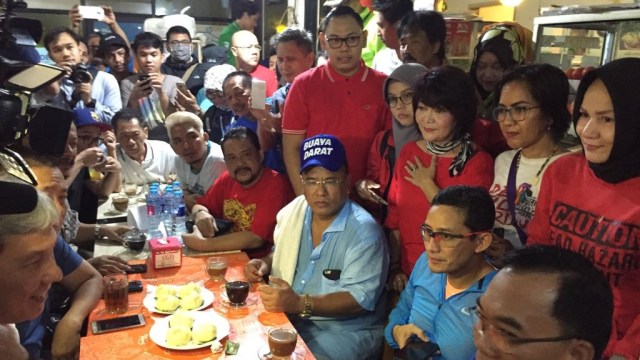 Sandi dan Hotman di Jogging Park dan Kopi Johny (Foto: Moh Fajri/kumparan)