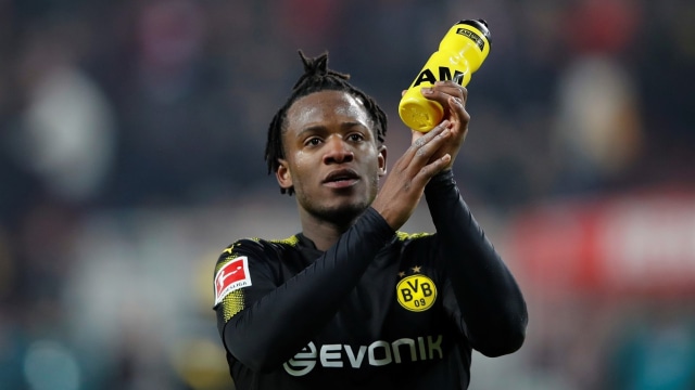 Batshuayi selepas debutnya bersama Dortmund. (Foto: Reuters/Wolfgang Rattay)