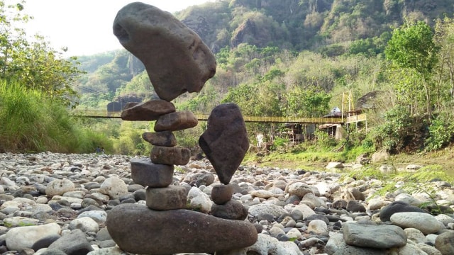 Rock Balance Indonesia. (Foto: Instagram@rockbalanceindonesia)