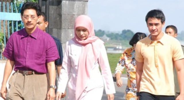 Zulkifli Nurdin, Zumi Zola dan Politik Dinasti di Jambi (50213)