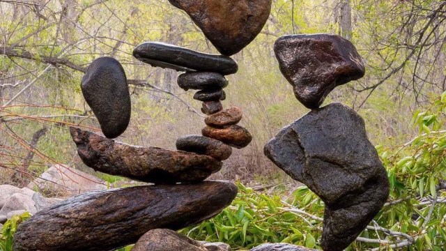 Rock Balancing (Foto: Instagram @gravityglue)