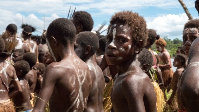 Suku Asmat di Papua (Foto: Flickr/Maud Lorton)
