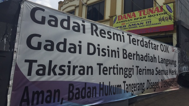 Pegadaian swasta Raja Gadai, di Pedurenan (Foto: Siti Maghfirah/kumparan)