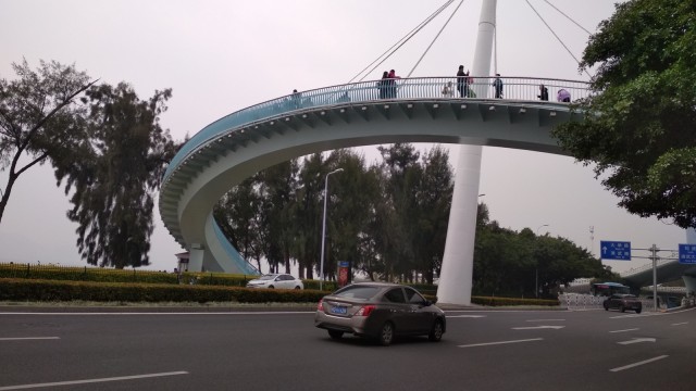 Jembatan Penyeberangan Orang (JPO) di China (Foto: Feby Dwi Sutianto/kumparan)