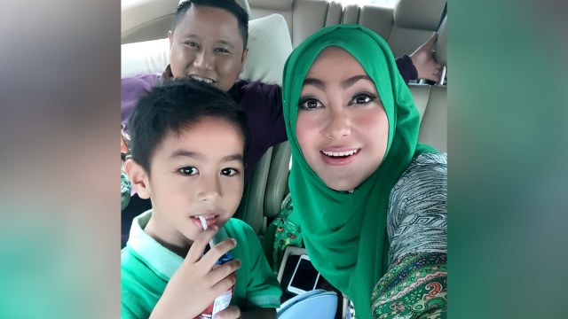 Narji bersama keluarga. (Foto: Instagram @diyanarji)