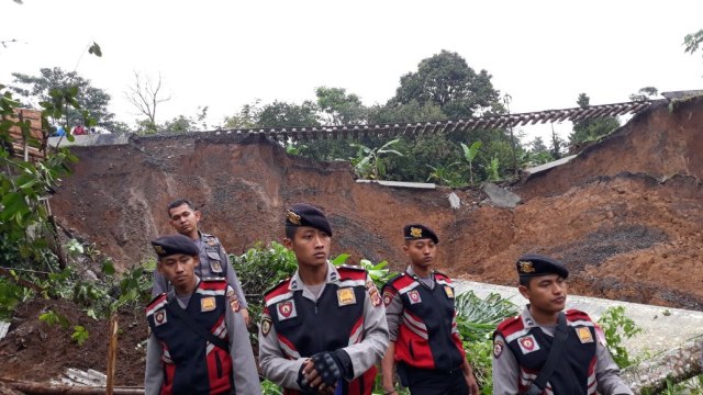 Yang Perlu Anda Ketahui Tentang Longsor Dan Banjir Di Bogor-Jakarta ...