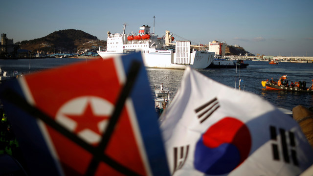 Kapal Feri Korea Utara Mangyongbong-92 (Foto: REUTERS / Kim Hong-Ji)