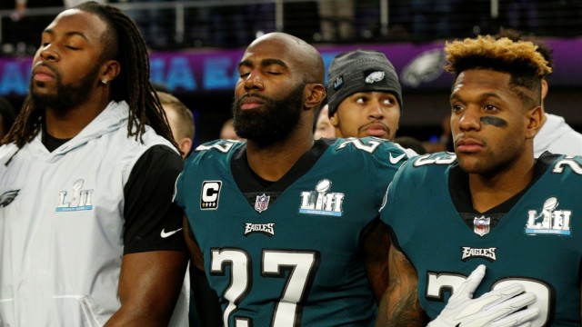 Jenkins (tengah) dan McLeod (kanan) di Super Bowl. (Foto: Reuters/Kevin Lamarque)