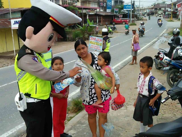 Kembali, Polantas Om Pope Turun Ke Jalan Kampanye Keselamatan Berlalu Lintas