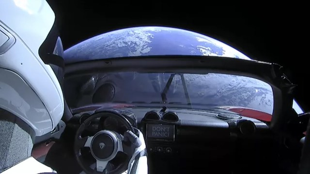 Starman dan mobil Tesla Roadster. (Foto: SpaceX)