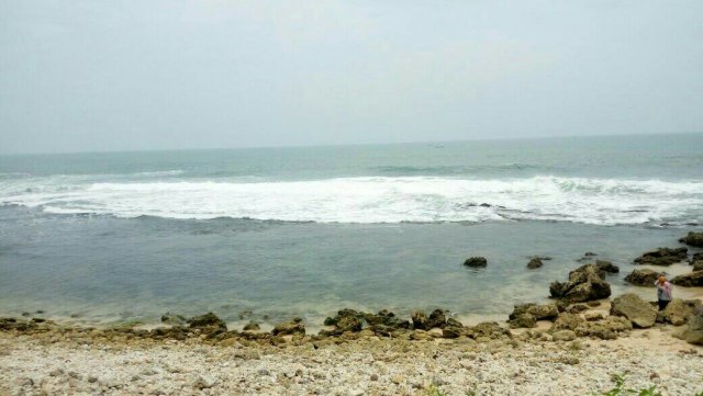 Pantai Ngedan, Pantai Eksotis dengan Nama yang Unik (4)