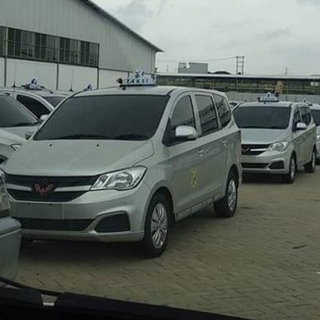 Armada Taksi Wuling (Foto: dok. Facebook/Yos Hariadi)