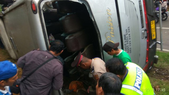 Kecelakaan bus di subang (Foto: Dok. Polres Subang)