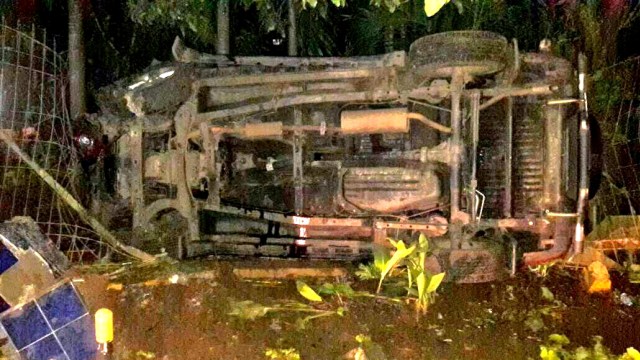 Kecelakaan Toyota Rush di Cibubur (Foto: Twitter @TMCPoldaMetro)