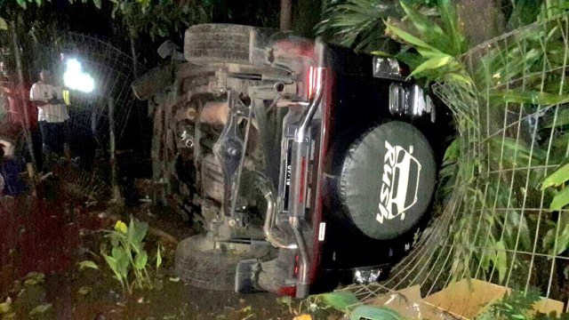 Kecelakaan Toyota Rush di Cibubur (Foto: Twitter @TMCPoldaMetro)