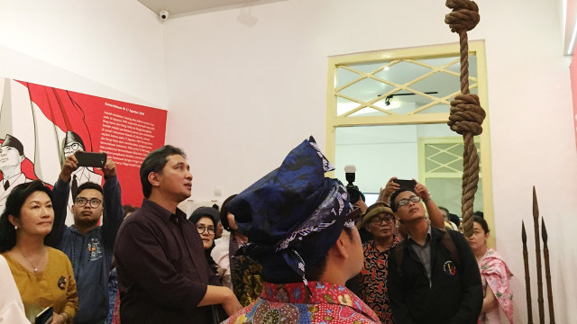 Dirjen Kebudayaan Hilmar Farid di Museum Multatuli (Foto: Shika Arimasen Michi/kumparan)