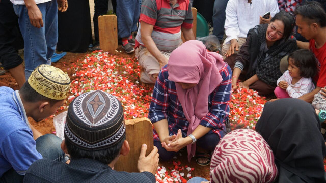 Anak Korban Kecelakaan Bus Sempat Larang Orang Tuanya Ke Subang ...