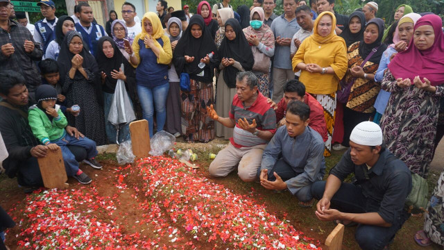 Anak Korban Kecelakaan Bus Sempat Larang Orang Tuanya Ke Subang ...