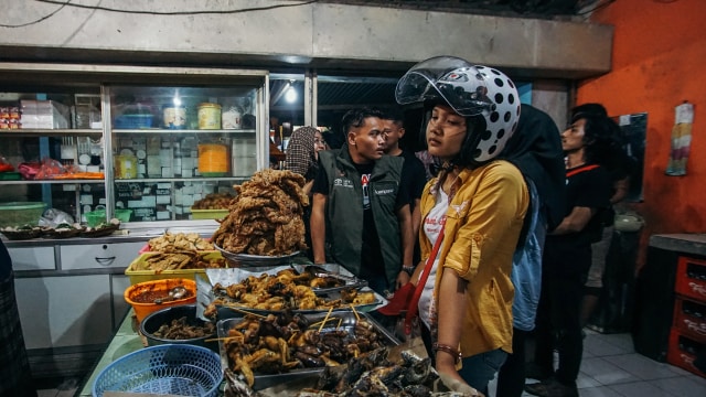 Menikmati Kuliner "Menampar" Paling Legendaris Nasi Tempong Mbok Nah Banyuwangi (4)