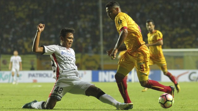 Duel Sriwijaya FC vs Bali United. (Foto: ANTARA FOTO/Nova Wahyudi)