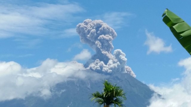 Gunung Agung Meletus Foto: Dok. BNPB