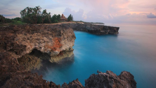 Pantai Mandorak di Nusa Tenggara Timur. (Foto: Wikimedia Commons)