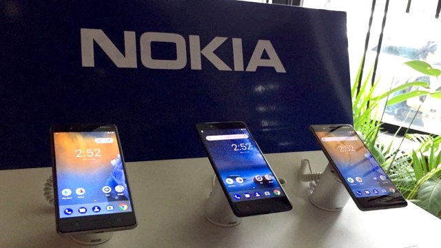 Ponsel Nokia 8. (Foto: Bianda Ludwianto/kumparan)