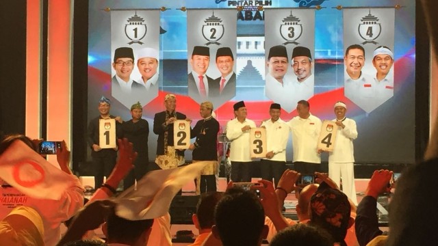 Pengundian nomor urut Cagub-Cawagub Jabar. (Foto: Iqbal Tawakal/kumparan)