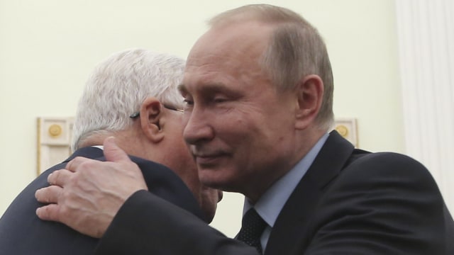 Vladimir Putin Bertemu Mahmoud Abbas Foto: REUTERS/Maxim Shipenkov